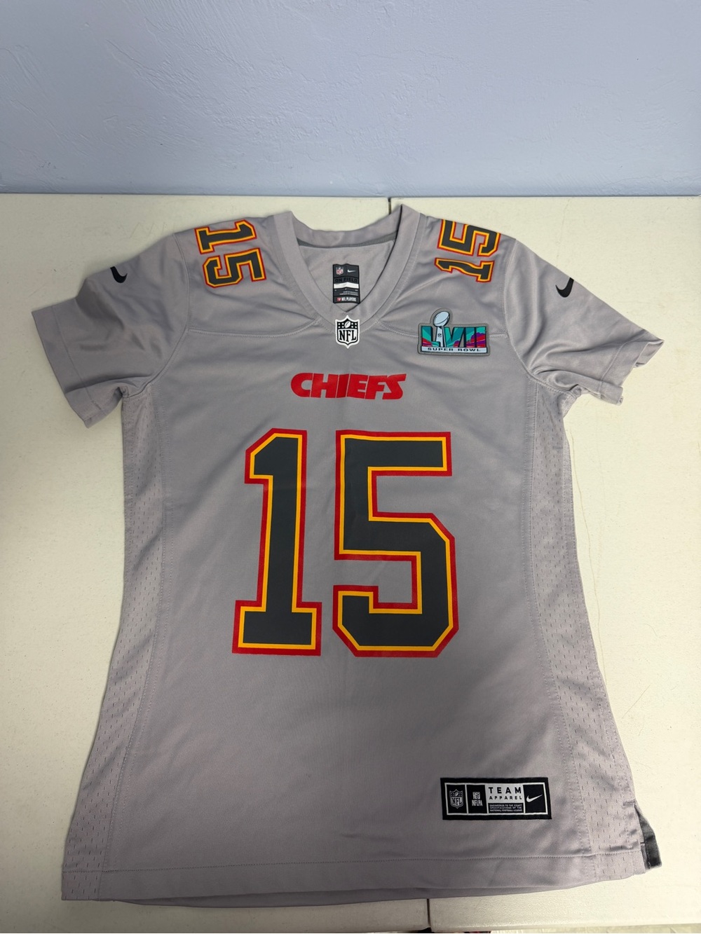 Nike Kansas City Chiefs #15 Mahomes Grey Jersey (women’s small)